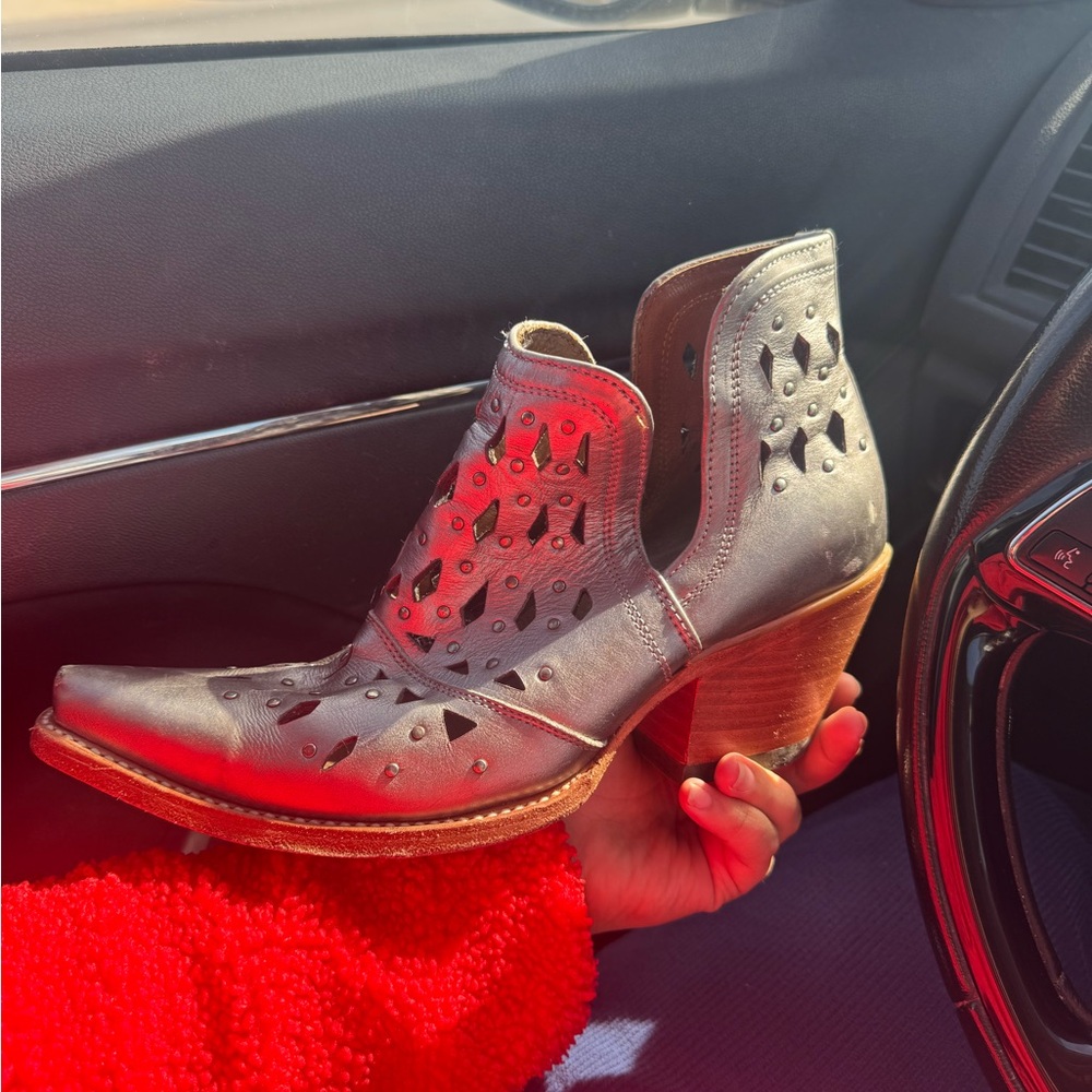 Cutout Ankle Western Bootie in Metallic Gray